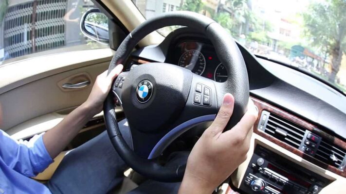 Tìm hiểu bí quyết lái xe ô tô an toàn cho người mới bắt đầu