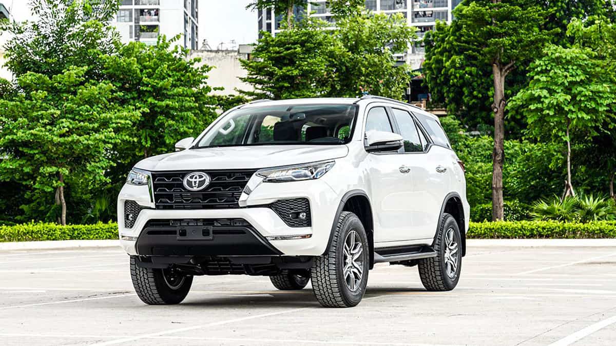 Xe 7 chỗ Toyota Fortuner