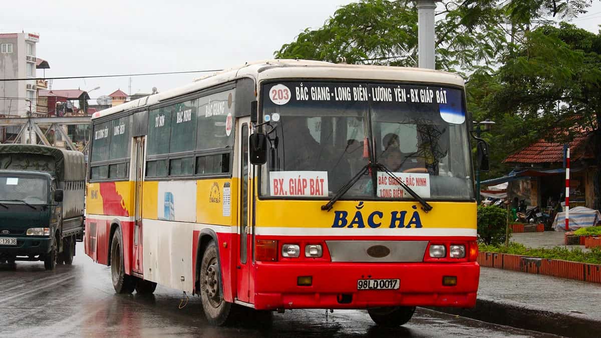 Xe buýt đi Bắc Giang