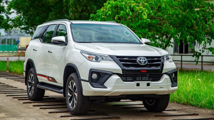 Toyota Fortuner car rental price list