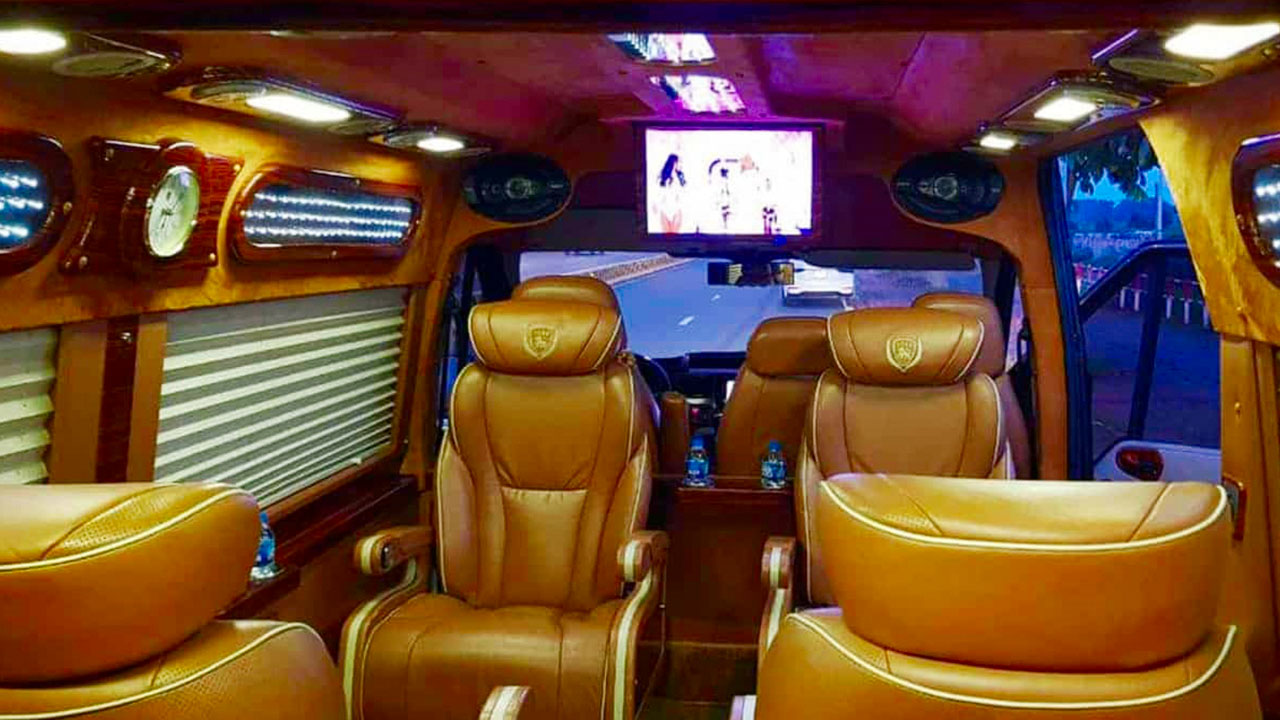 Dòng xe Limousine 9 chỗ tiện nghi và sang trọng