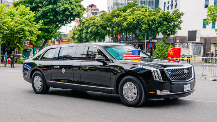 Xe Limousine của Tổng thống Biden trên đường phố Hà Nội