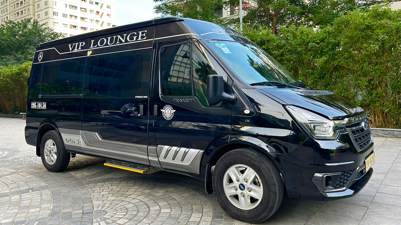 Ngoại thất xe Limousine 9 chỗ