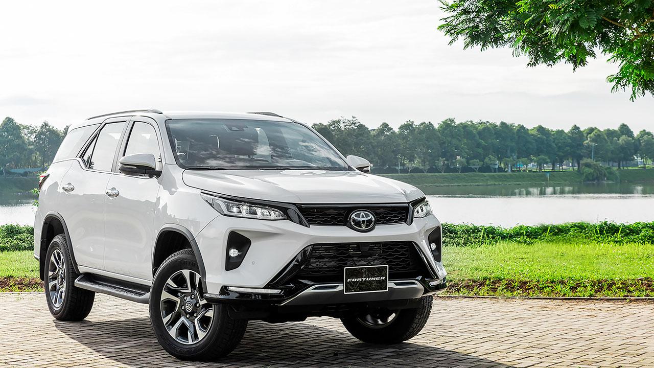 Xe Toyota Fortuner thể thao khỏe khoắn