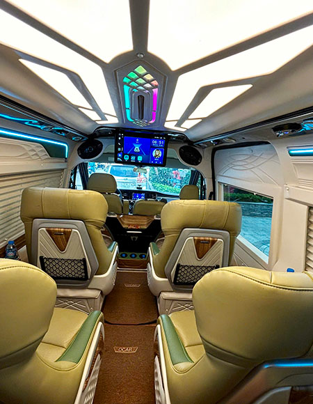 Nhóm limousine 9 chỗ