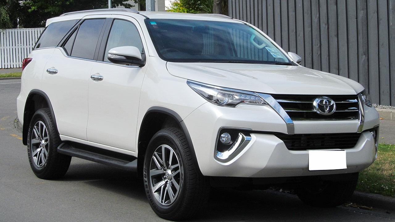 Xe Toyota Fortuner