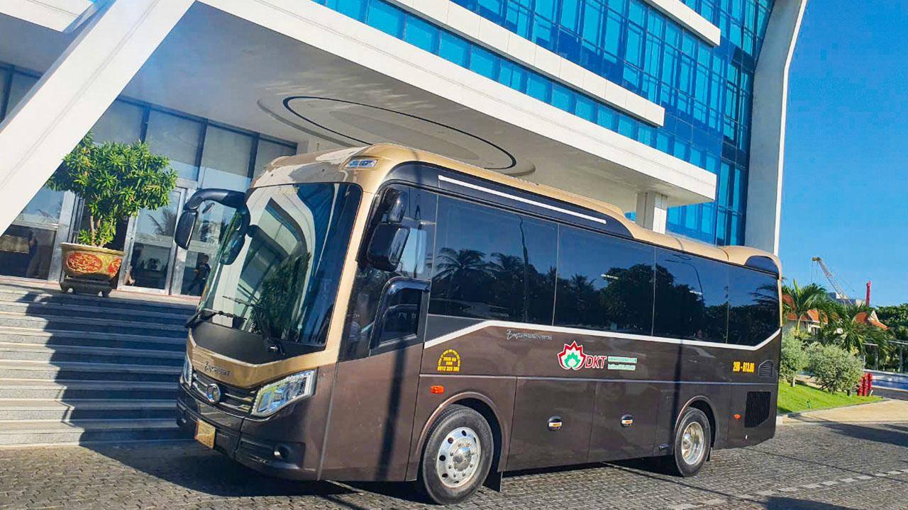 Thuê xe Limousine 19 chỗ Hà Nội