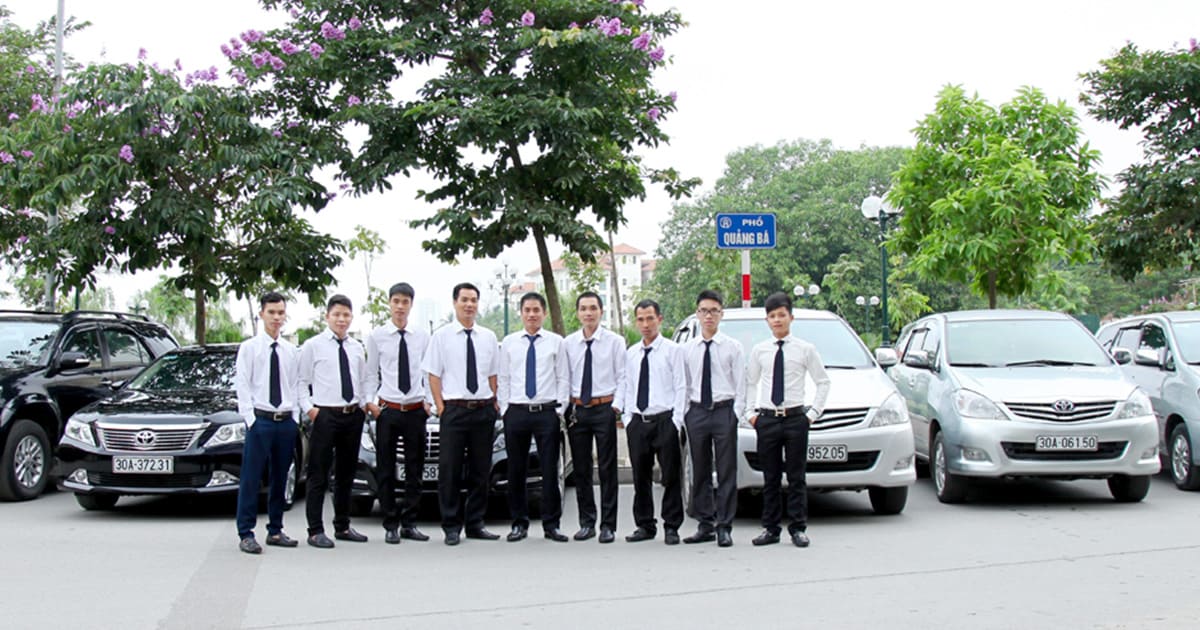 Cho Thuê Xe Limousine Hạng Sang Tại Hà Nội DKT Transport