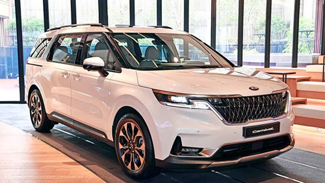 Thủ tục thuê xe xe Carnival nhanh chóng, gọn nhẹ tại DKT Transport