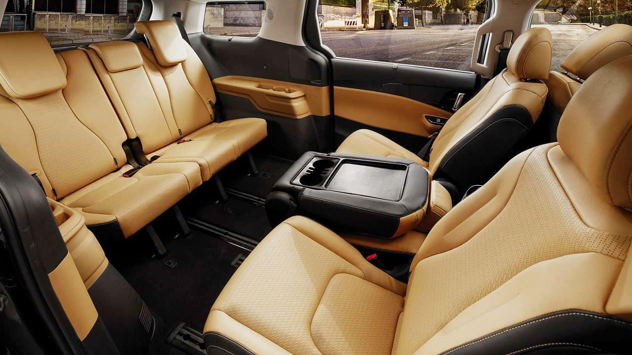 KIA Carnival có không gian rộng rãi