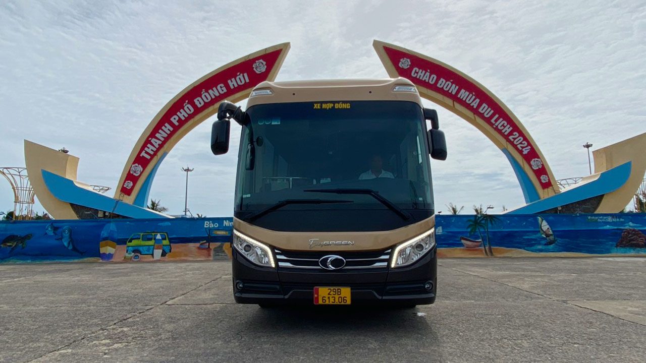 Giá thuê xe Limousine 19 chỗ phụ thuộc vào nhiều yếu tố