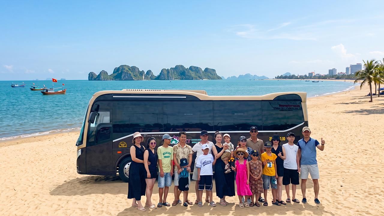 Xe limousine 19 chỗ phù hợp với các đoàn khách lớn