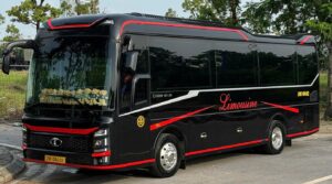 Xe limousine 23 cho doi moi DKT Transport don tra khach tai Ha Noi